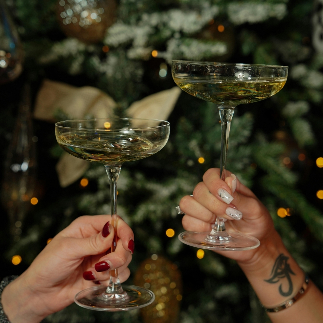 Discover 5 ways to plan a stress-free and financially smart holiday season. Learn how to prioritize, organize, and give thoughtful gifts without overspending.